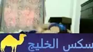 فوائد الصداقة: سائق التوك توك ينيك فتاة مصرية ضيقة بدون واقي