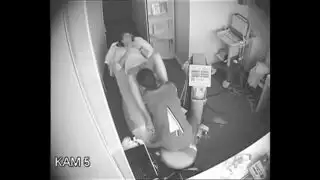 فيلم إكس إكس إكس سري: إزالة شعر فرج بريء تؤدي إلى جنس كلبي عنيف