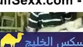 نجار قاسي ينيك مراهقة ضيقة في إباحية ورشة عمل مصورة