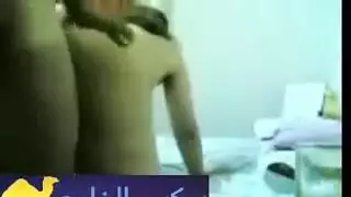 فتاة مصرية تمتطي قضيبًا صلبًا في جنس جامح بوضعية الفارسة