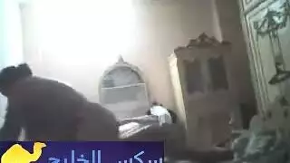 شهوة في مكان العمل: الزوج يصور فيلم صريح مع زميلته