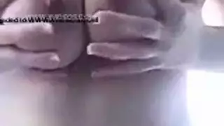 بنت مراهقة عربية تقذف