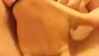 مصرية تمارس العدة اسرية على