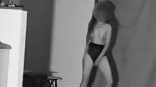 فتاة صغيرة تجرب أول جماع شرجي وتحبه