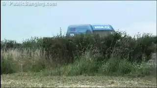 الشاب يخضع لعملية شرجية شديدة