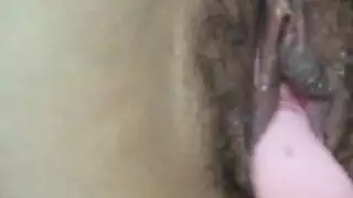 يرتعش جسد اليابانية من عدة قذفات داخلية في جنس جماعي