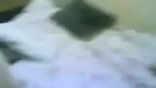 شرموطه عشيقها ركبها يمتعها نياكه ويدلع فيها ويصورها ملط حصرى
