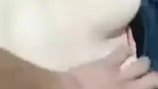 زوج يهيمن على زوجته بإيلاج عميق مزدوج مع أنات