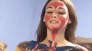 تم القبض عليها أثناء ممارسة الجنس الشرجي: شقراء مثيرة تأخذ قضيبًا عميقًا صباحًا