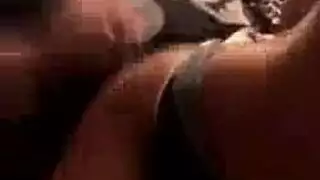 ثنائي طالبات يتحول إلى أوgy شرجي صريح