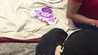 فم ممتلئ بقضيب أبيض كبير