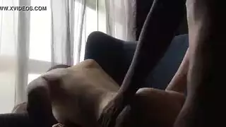 عاهرات عطلة نهاية الأسبوع يمارسن الجنس ويمتصن القضيب بإباحية صريحة