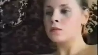 ملكة شرجية مراهقة تُدمر في وضعية الكلب