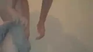 فيلم عربي إباحي: فتاة عاهرة تركض على قضيب حبيبها