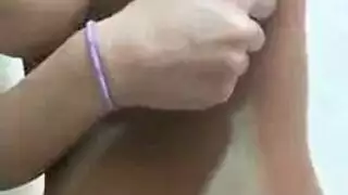 جلسة استمناء لفتاة عربية ساخنة ذات ثدي كبير على ويب كام