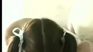 مص إباحي: قذف على وجهها يتبعه لعق متلهف