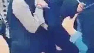 صديقات مدرسة مثيرة: عبادة مؤخرة مثلية في الفصل