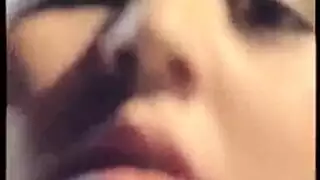 تجميعة أفلام إباحية قديمة لكن جيدة: نيك متنوع ومشاهد قذف