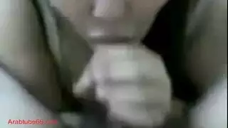جمال جزائري يقوم بقضمة شديدة ويستمتع بجنس قوي