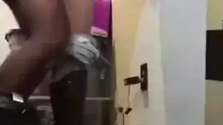 خشن وخام: شاب عربي يضرب طيزها بلا رحمة