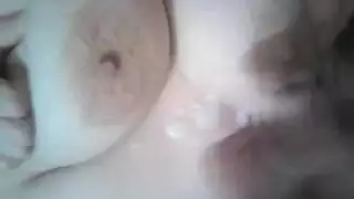 كريمة الباب الخلفي الجزائرية سائل منوي ينسكب على مؤخرتها