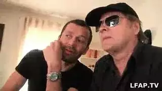 الناضجة الفرنسي تقبيل جرسونة