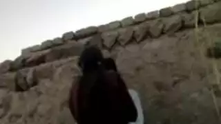 أول ظهور صريح: ملاك الظلام يستقبل عدة أعضاء ذكرية أمام الكاميرا