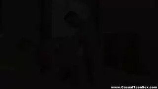 هذه العاهرة الجميلة تحتاج لشرج خشن