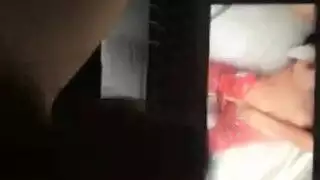 الفاتنة السمراء مييا ماي في لعبة صريحة بالثدي والإطالة الجنسية