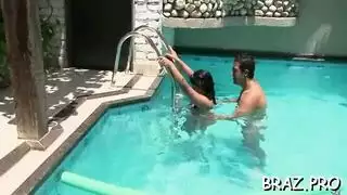 تمديد مهبل كالعذراء في إباحية