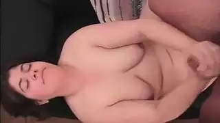جارها يستمني على الكاميرا ويقذف على مؤخرتها