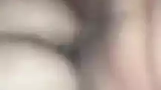 عشيقة جانبية متخفية تعطي جنساً فموياً وتتعرض للضرب بوضعية المبشر