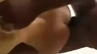 امرأة قذرة تأخذ جنس عنيف وهيمنة في فيلم إباحي