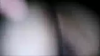 عامل نظافة آسيوي يأخذ زوجة رجل الأعمال في جولة جنسية قاسية