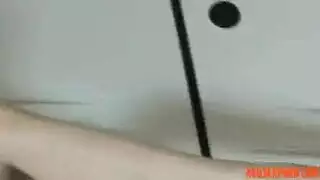 خيال أكاديمي يتحول إلى جنس صريح على المكتب