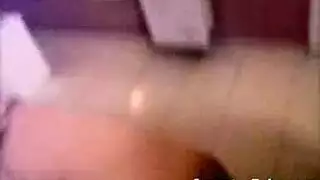 راسلني محتواك الإباحي فورًا