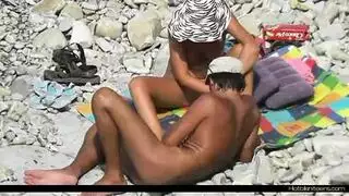 قضيب إيبوني ضخم يضاجع مهبلها الجشع