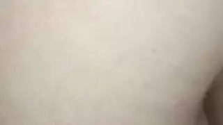 فطيرة كريمية في الهواء الطلق في المزرعة