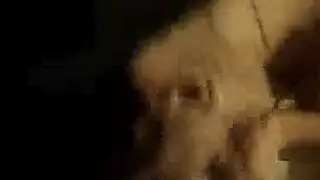 كس أحمر لميلف تمص وتركب قضيب رجلها