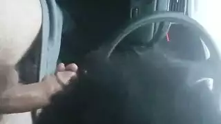 الجنس مع جارها
