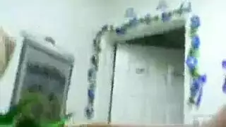 كاميرة تجسس للمتلصصين: تصوير فتاة عارية في دش مبلل