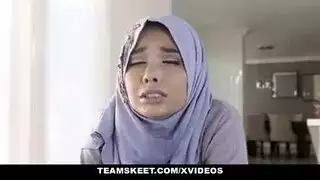فتاة ممتلئة الجسم تتوق لعمل جنس شرجي صعب