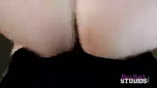 محتوى للكبار عازب: جنس فموي ذاتي التسجيل مع قذف