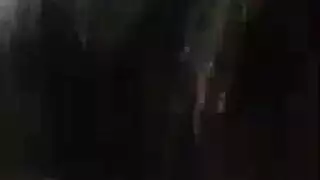 مغربية تاكل الزي الكبير