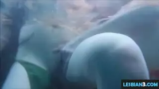 تحب أمي مفلس ممارسة الجنس الشرجي اللطيف ، في حين أن لديها مجموعة أخرى من الرجال العرضيين