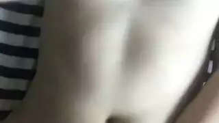 عاهرة جامعية تحصل على جماع مزدوج في عيد ميلادها إكس إكس إكس