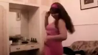 عرض استربتيز بنايتي ينتهي بنيكها بقوة