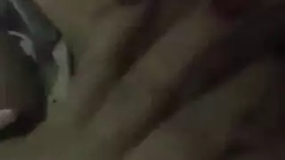 أدريانا الساخنة تأخذ القضيب في كل فتحة