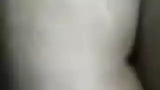 أفلام هندية محرمة: زوجة الأب تغوي ابن الزوج في مشهد صريح