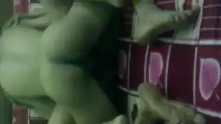 ينيك مرته وهيا علقا